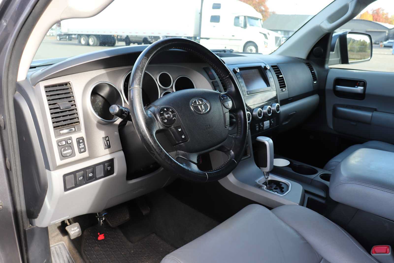 Used 2013 Toyota Sequoia Limited AWD/4WD image 10