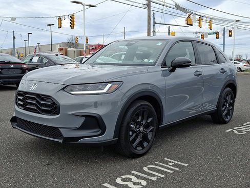 Used 2025 Honda HR-V Sport image 3