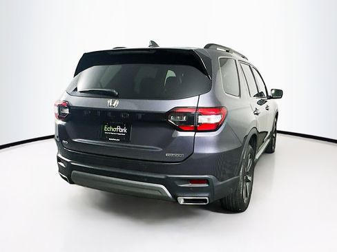 Used 2023 Honda Pilot Touring image 9