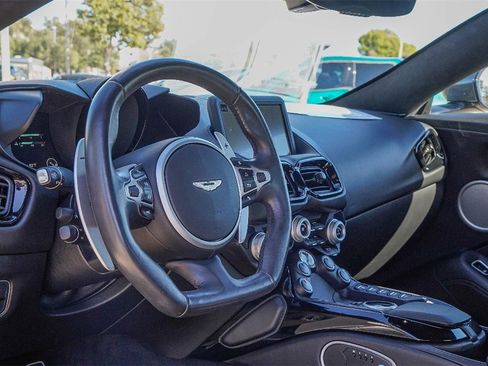 Used 2020 Aston Martin V8 Vantage Coupe image 24