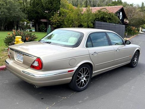 Used 2005 Jaguar XJ8 L image 6