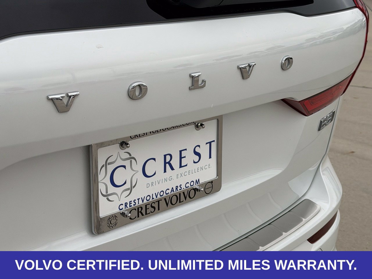 Certified 2024 Volvo XC60 B5 Plus w/ Protection Package Premier AWD/4WD image 9