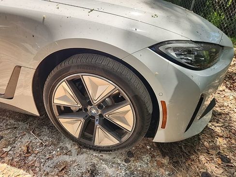 Used 2023 BMW i4 eDrive35 w/ Premium Package RWD image 4