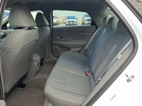 Used 2024 Hyundai Elantra SEL FWD image 10