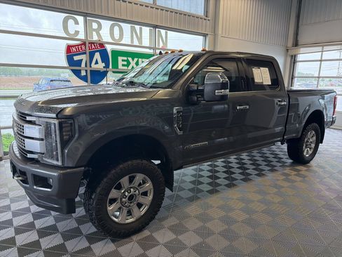 Used 2019 Ford F250 Platinum w/ Platinum Ultimate Package AWD/4WD image 3