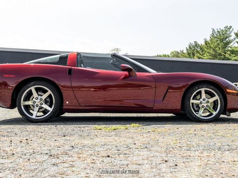 Used 2007 Chevrolet Corvette Coupe w/ Preferred Equipment Group RWD image 9