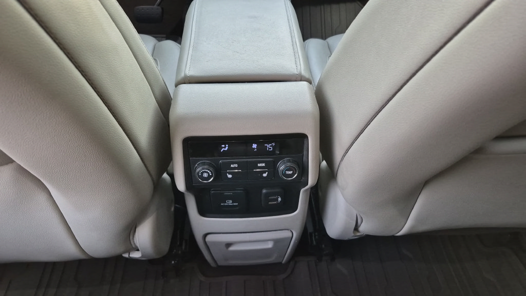 Used 2019 GMC Acadia Denali AWD/4WD image 22