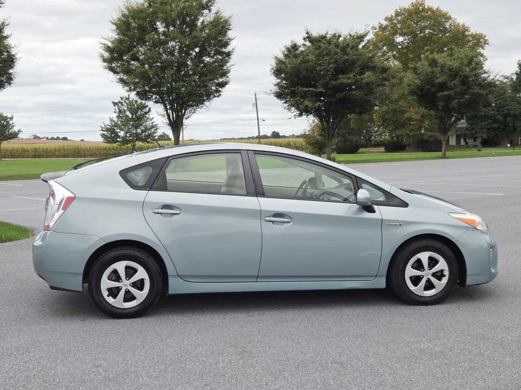 Used 2013 Toyota Prius Two FWD image 9