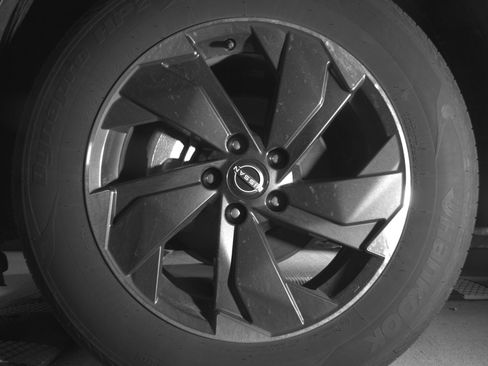 Used 2025 Nissan Rogue SV image 12