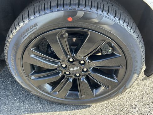 Used 2024 Lincoln Navigator Reserve image 22