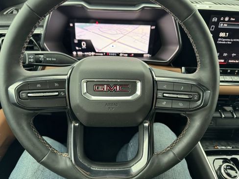Used 2025 GMC Canyon AT4 w/ Technology Plus Package AWD/4WD image 12