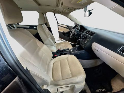 Used 2011 Volkswagen Jetta SE FWD image 28