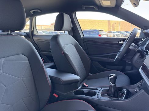 Used 2024 Volkswagen Jetta GLI 40th Anniversary Edition image 39