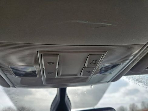 Used 2022 Volkswagen Atlas SE image 31