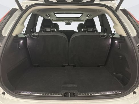 Used 2025 Volvo XC90 B6 Plus image 24