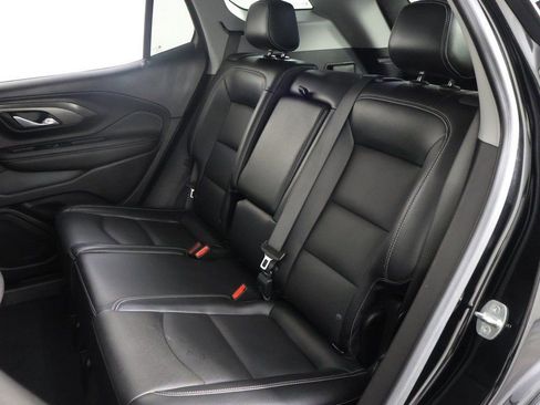 Used 2023 GMC Terrain SLT image 31