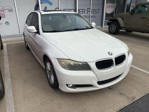 Used 2010 BMW 328i Sedan image 2