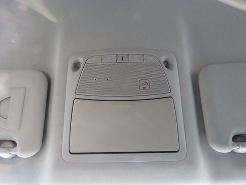 Used 2018 Nissan Rogue Sport SL image 27