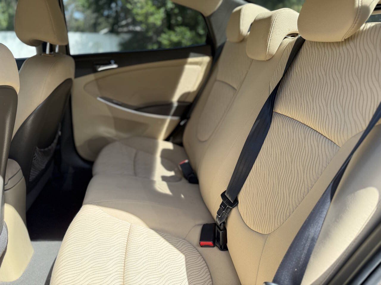 Used 2013 Hyundai Accent GLS w/ Premium Pkg FWD image 20