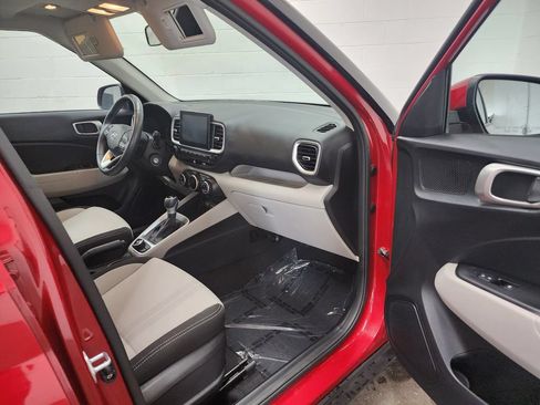 Used 2022 Hyundai Venue SEL w/ Cargo Package FWD image 32
