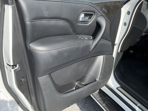 Used 2024 INFINITI QX80 Luxe image 19