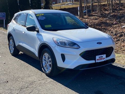 Certified 2022 Ford Escape SE w/ Convenience Package image 3