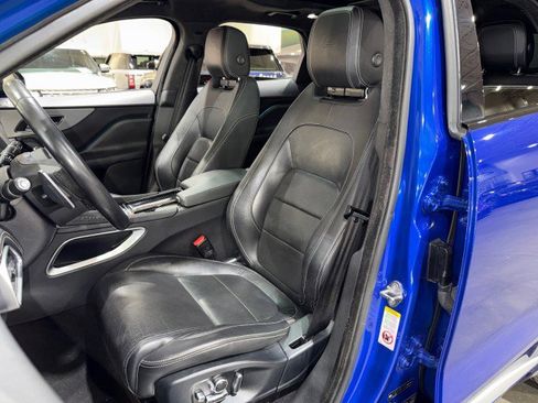 Used 2019 Jaguar F-PACE S image 11