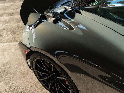 Used 2021 McLaren 765LT RWD image 18