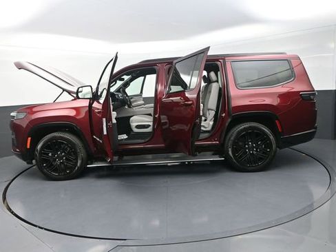 New 2026 Jeep Grand Wagoneer Limited AWD/4WD image 37