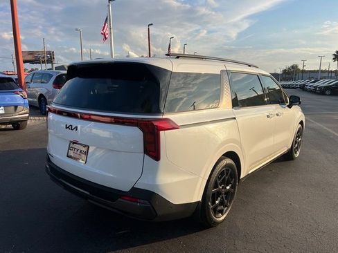 New 2026 Kia Carnival SX w/ SX Dark Edition Package FWD image 6
