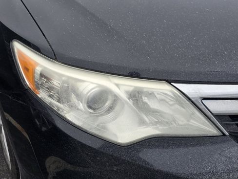 Used 2014 Toyota Camry LE image 9