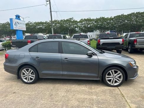 Used 2015 Volkswagen Jetta SEL FWD image 4