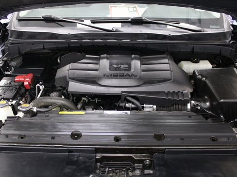 Used 2022 Nissan Titan SV image 10