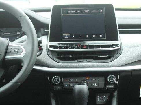 New 2025 Jeep Compass Sport image 7