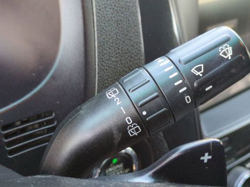 Used 2016 Ford Explorer XLT w/ Equipment Group 202A image 29