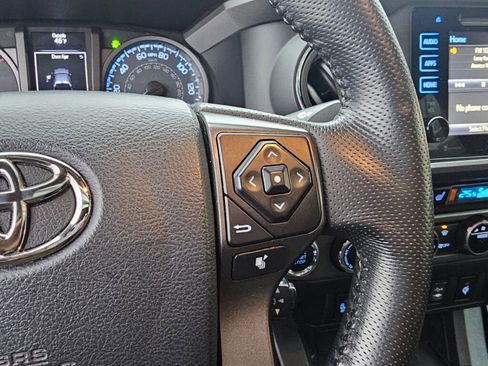 Used 2016 Toyota Tacoma TRD Off-Road image 25