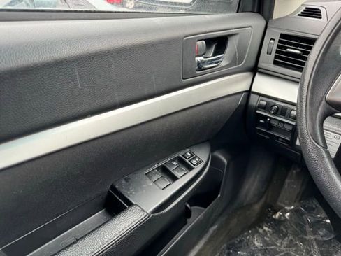 Used 2012 Subaru Outback 2.5i w/ Alloy Wheel Pkg image 28