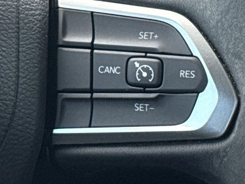 Used 2023 Jeep Compass Latitude AWD/4WD image 20