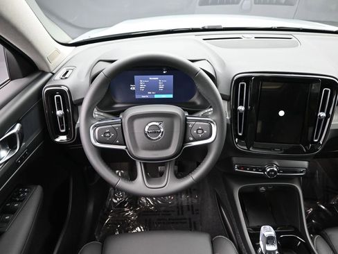 New 2026 Volvo XC40 B5 Plus w/ Protection Package Premier AWD/4WD image 18