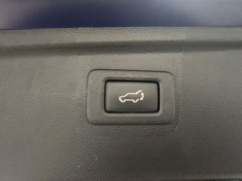 Used 2017 Subaru Outback 3.6R Touring image 22