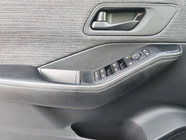Used 2021 Nissan Rogue S FWD image 21