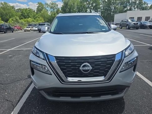 Certified 2023 Nissan Rogue SV w/ SV Premium B Package AWD/4WD image 4