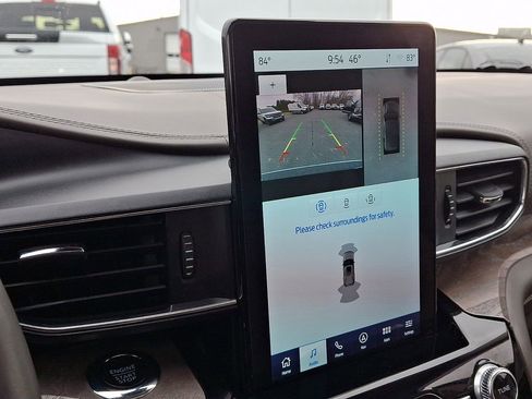 Used 2022 Ford Explorer Platinum w/ Technology Package image 20