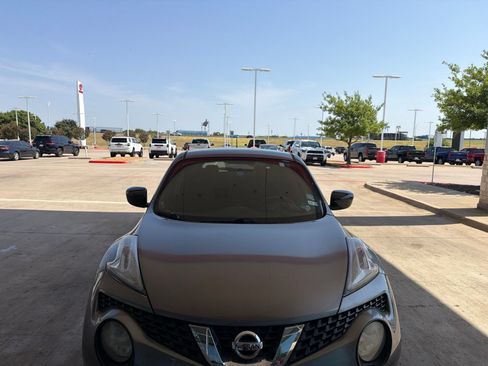 Used 2015 Nissan Juke S FWD image 21