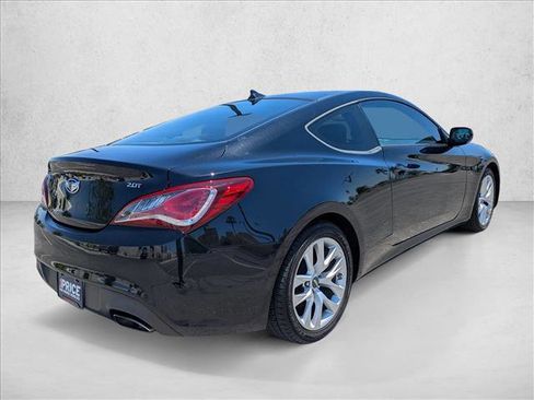Used 2014 Hyundai Genesis 2.0T RWD image 5