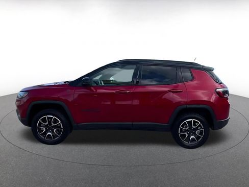 Used 2025 Jeep Compass Trailhawk AWD/4WD image 8
