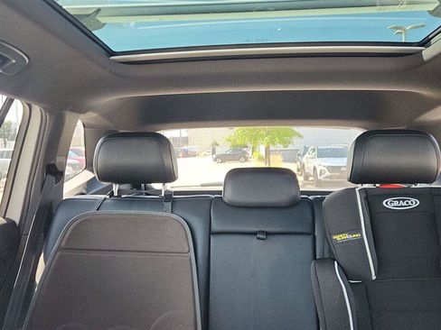 Used 2019 Volkswagen Tiguan SEL Premium R-Line AWD/4WD image 17