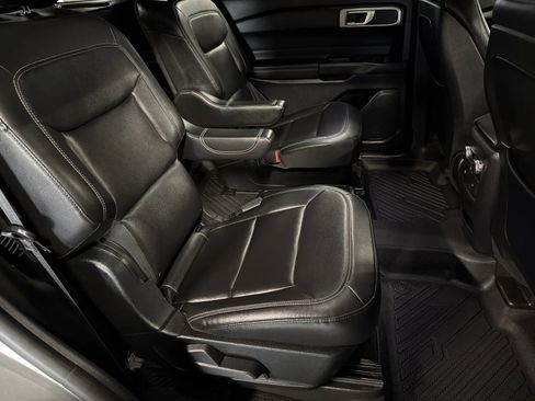 Used 2020 Ford Explorer XLT w/ Equipment Group 202A image 48