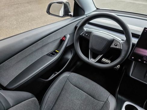 Used 2026 Tesla Model Y AWD image 57