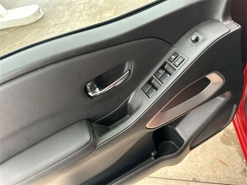 Used 2024 Nissan Frontier SV image 15